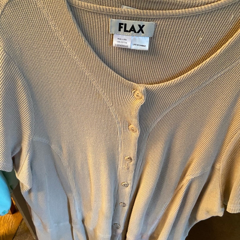 Short sleeve top
